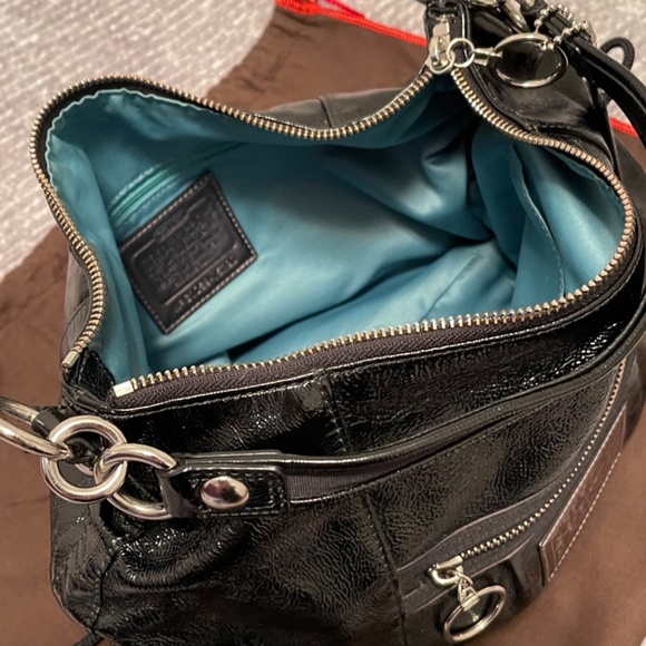 Coach, patent leather shoulder hobo purse - Picture 4 of 4
